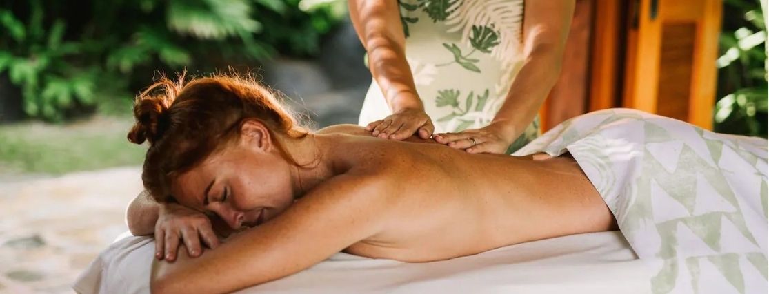 a lomilomi massage at Grand Hyatt Kaua'i